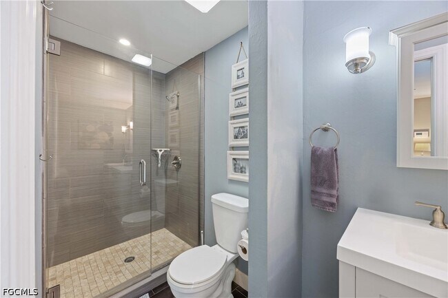 Building Photo - 856 104th Ave N