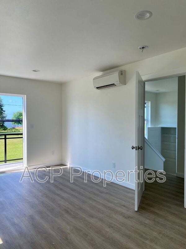 Building Photo - 1318 Bradley Ct