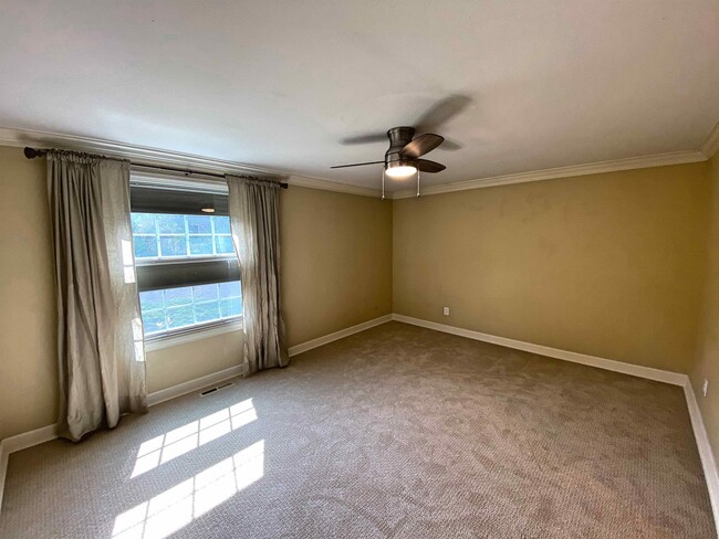 Building Photo - 7446 S Hudson Way