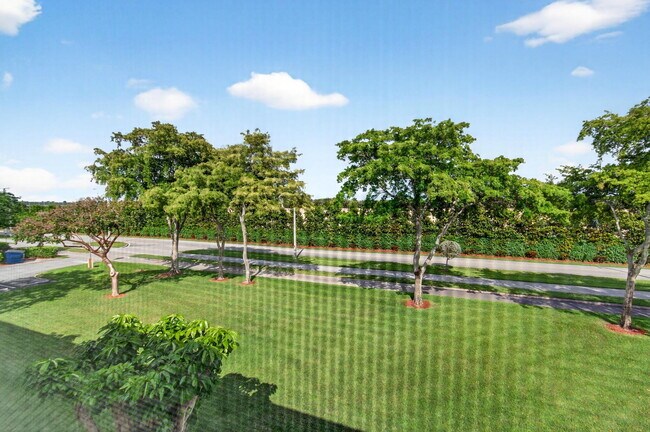 Building Photo - 116 Mansfield C