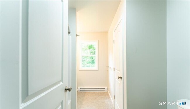 Building Photo - 152 Grove Ave