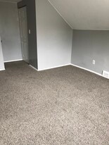 Building Photo - 4692 E 173rd St