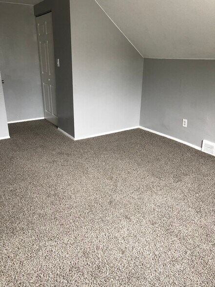 Primary Photo - 4692 E 173rd St