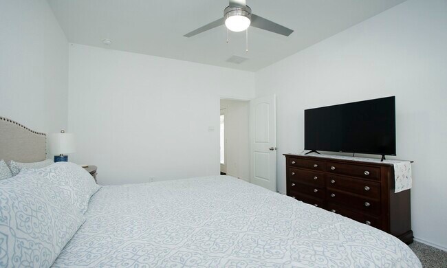 Building Photo - 9905 Gln Brk Ln