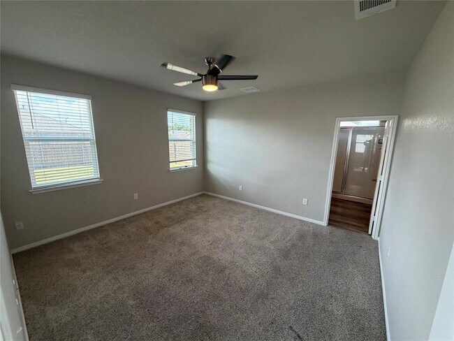 Building Photo - 225 Baum Dr