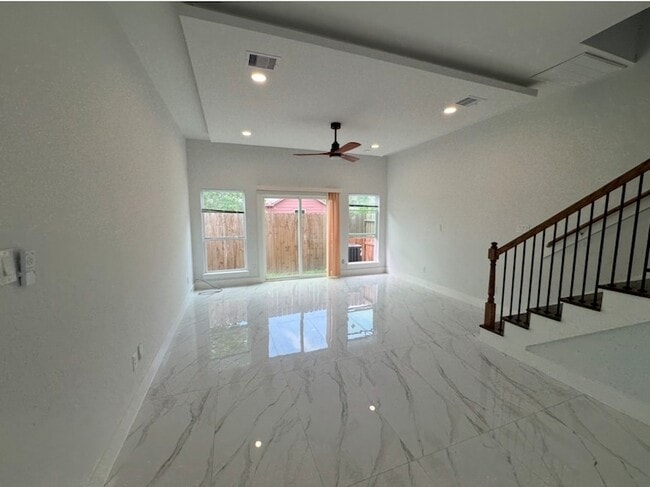 Building Photo - 7931 Fowlie St
