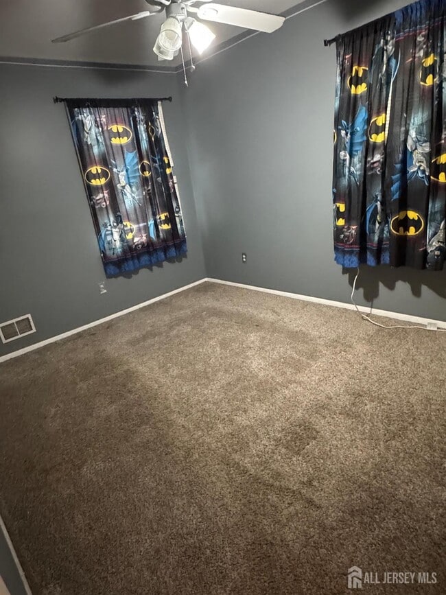 Building Photo - 302 W Prospect Ave