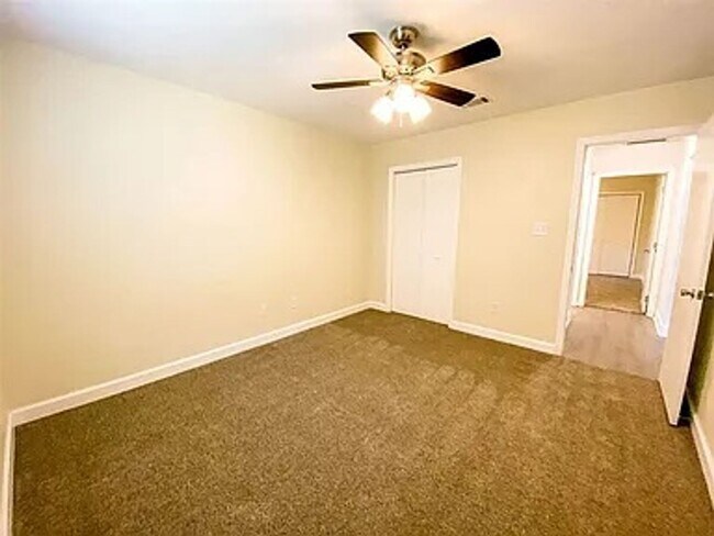 Building Photo - Family-Friendly Northeast Home Steps from Top-Rated Schools