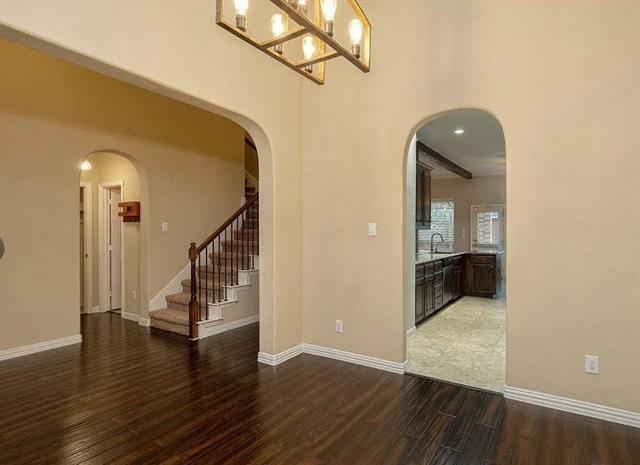 Building Photo - 2817 Pioneer Dr