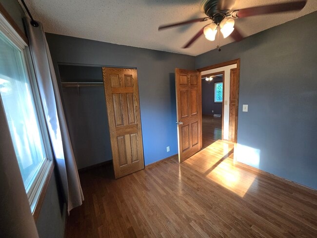 Building Photo - 25435 W Comfort Dr