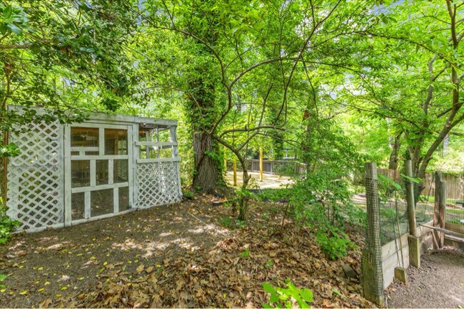Building Photo - 2904 Sprucewood Dr