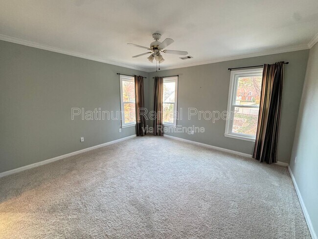 Building Photo - 425 Water Shadow Ln