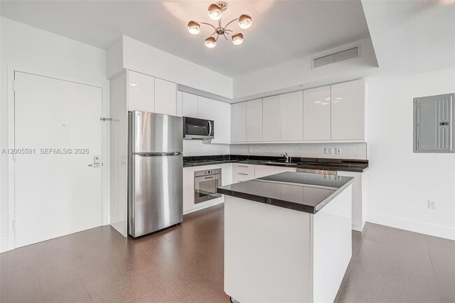 Building Photo - 92 SW 3rd St