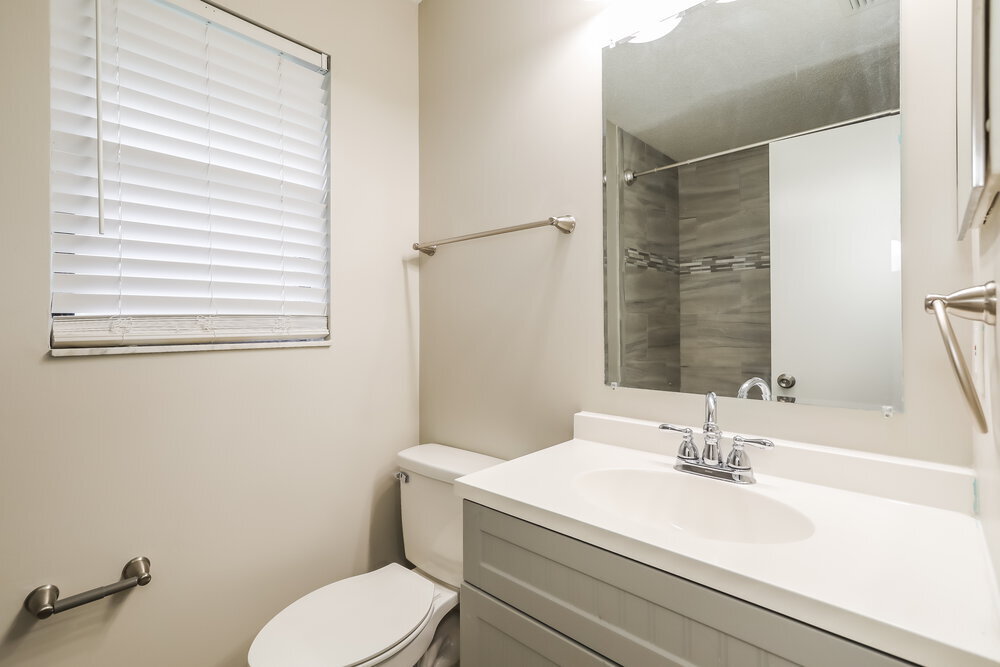 Building Photo - 8366 Knotts Landing Dr E