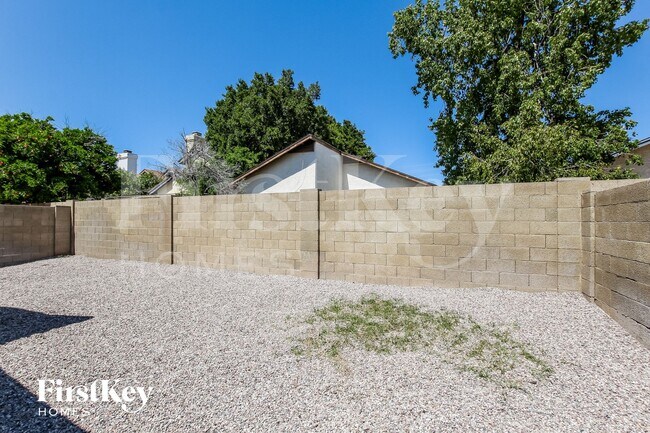 Building Photo - 6410 W Townley Ave