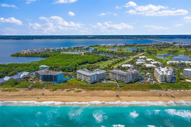 Building Photo - 5800 NE Island Cove Way