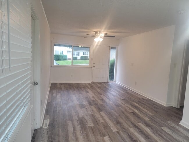 Building Photo - 223 Hemlock St