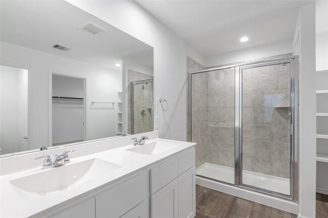 Building Photo - 7418 Elm Lndg Ln