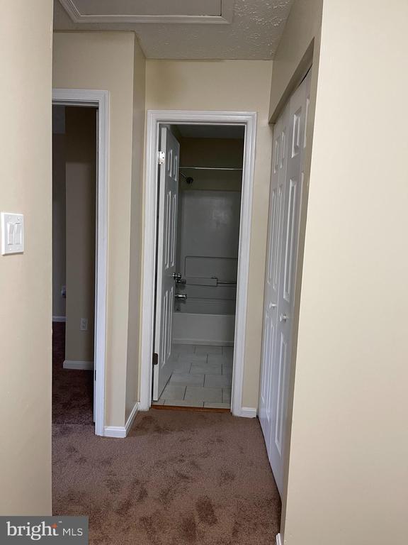 Building Photo - 2420 Rosecroft Ct