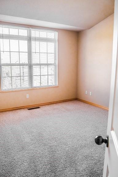 Building Photo - 2858 W Lakewood Dr
