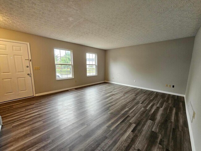 Building Photo - 5622 Blandon