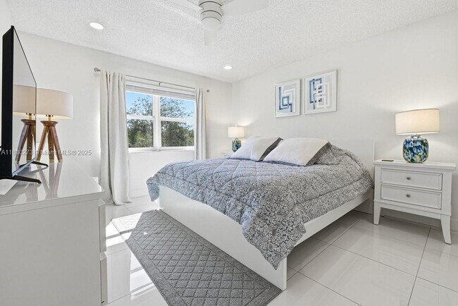 Building Photo - 1501 S Ocean Blvd