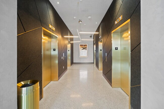 Building Photo - 215 SW 5th Ave