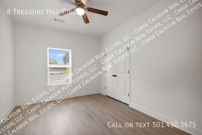 Building Photo - 8 Treasure Hill Cir