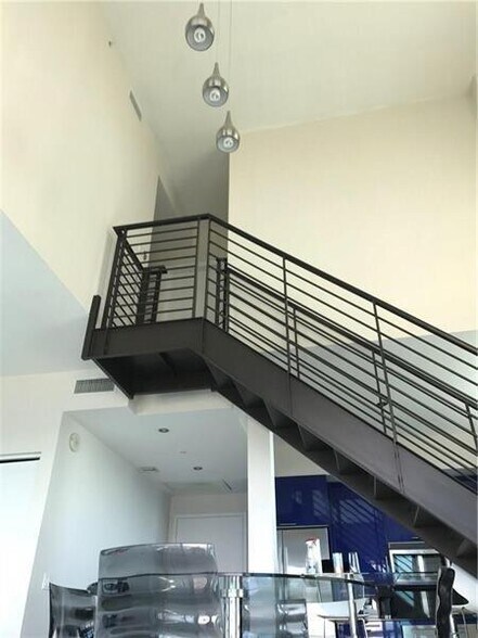 Building Photo - 60 SW 13th St