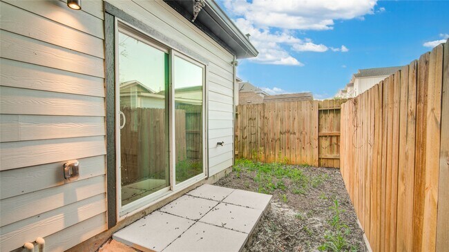 Building Photo - 8412 Sunnyhill St