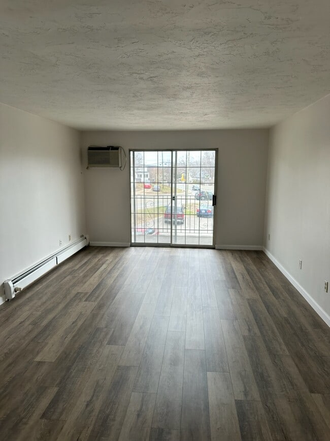 Building Photo - 1311 Hanover St