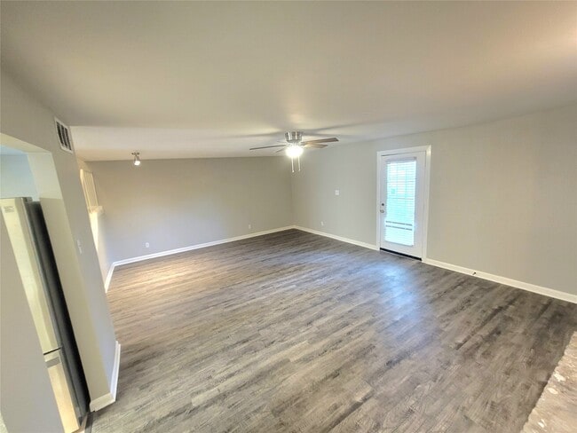 Building Photo - 5920 Arncliffe Dr