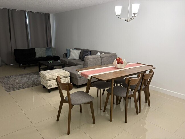 Building Photo - 2940 N Course Dr