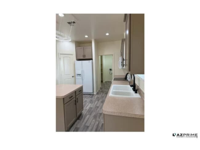 Building Photo - Lovely house