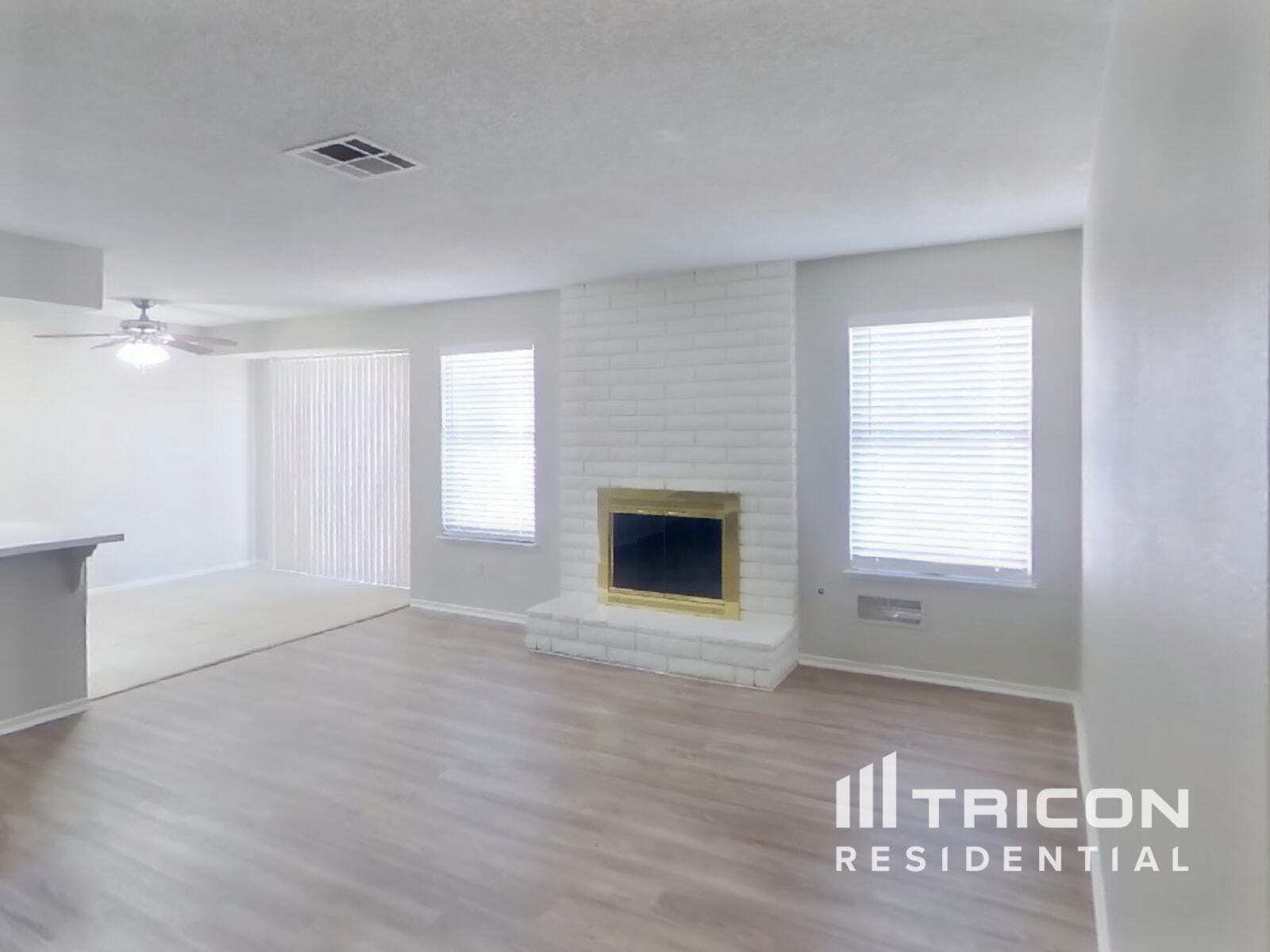 Building Photo - 5152 Laurelwood Ave