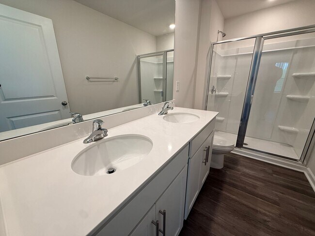 Building Photo - 5167 Hyrule Dr