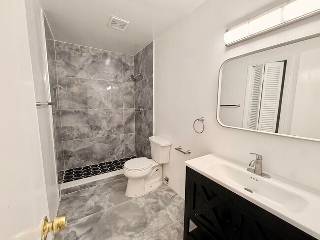 Building Photo - 4115 NW 88th Ave
