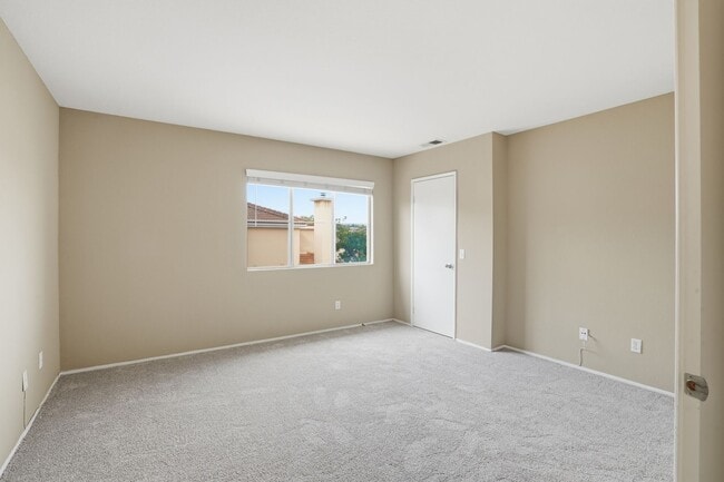 Building Photo - 3 Bd, 2/5 Ba Scripps Ranch Home with 1 Car Garage and A/C