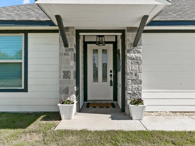 Building Photo - 6301 Hunterwood Dr