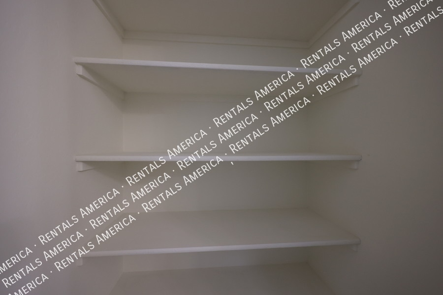 Building Photo - 1142 E Westwood Dr