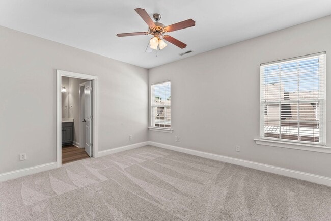 Building Photo - Spacious Townhome in Siegel School Zone – 2 Private Suites & Open Floor Plan!