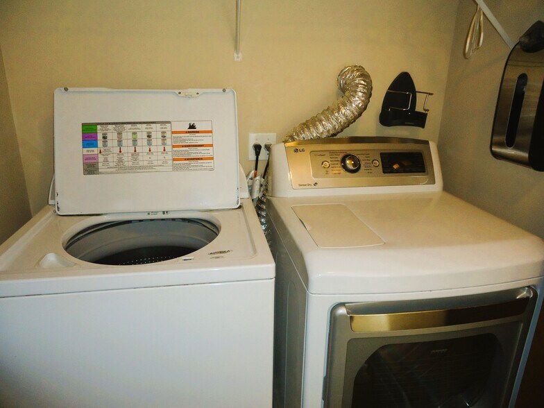 Building Photo - 642 Diamond Pointe Dr