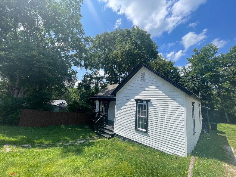 Primary Photo - 412 W 12th St