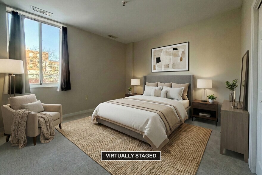 Building Photo - 4 Canal Park