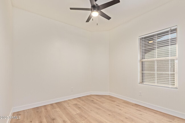 Building Photo - 2669 E Bellerive Dr