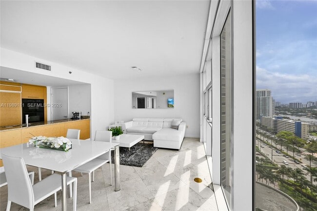 Building Photo - 1830 S Ocean Dr