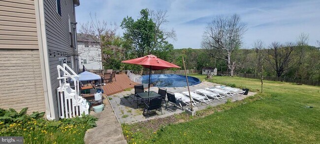 Building Photo - 5001 Old Bartholows Rd