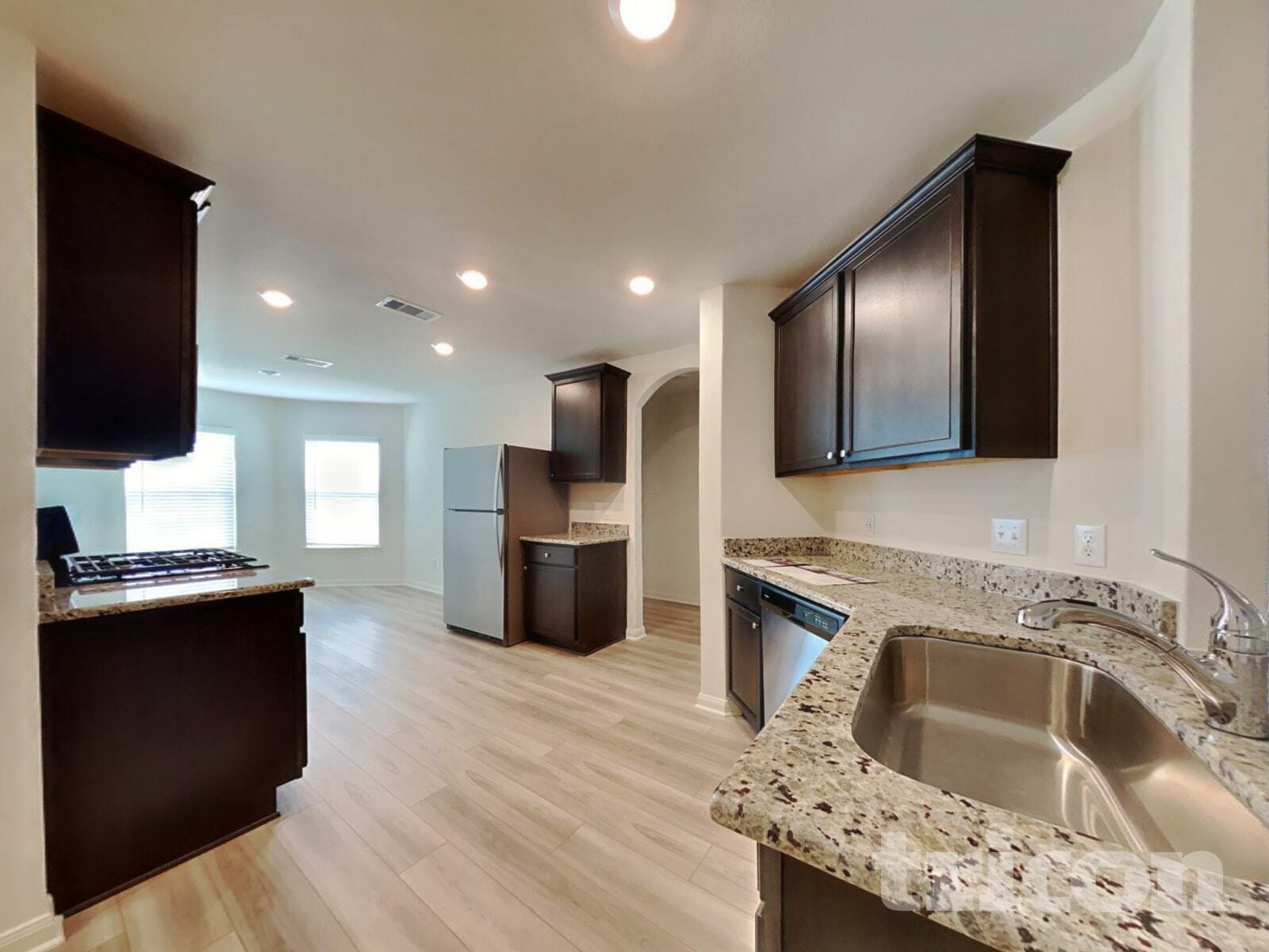 Building Photo - 23048 Shakespeare Dr