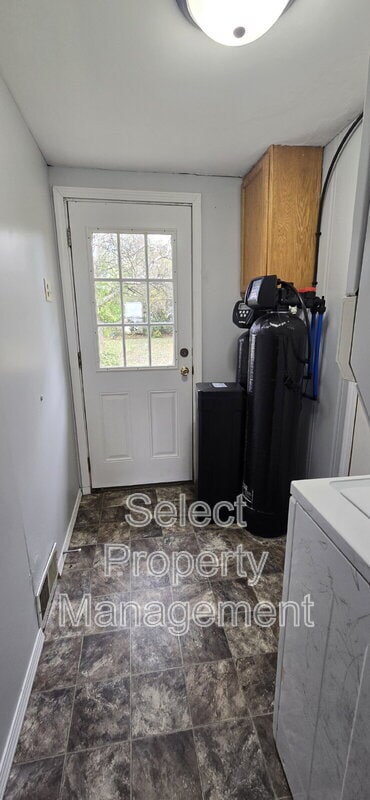 Building Photo - 7233 Adams Ctr Rd