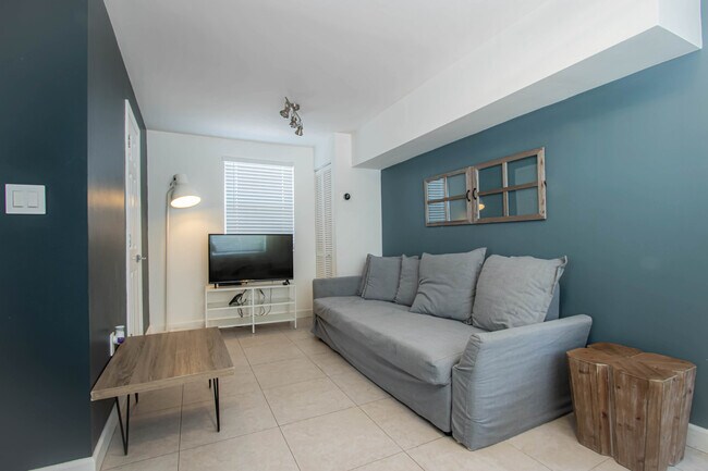 Primary Photo - 239 NW 32nd St